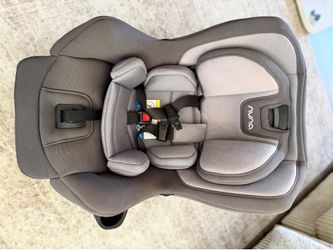 RAVA Nuna Car seat