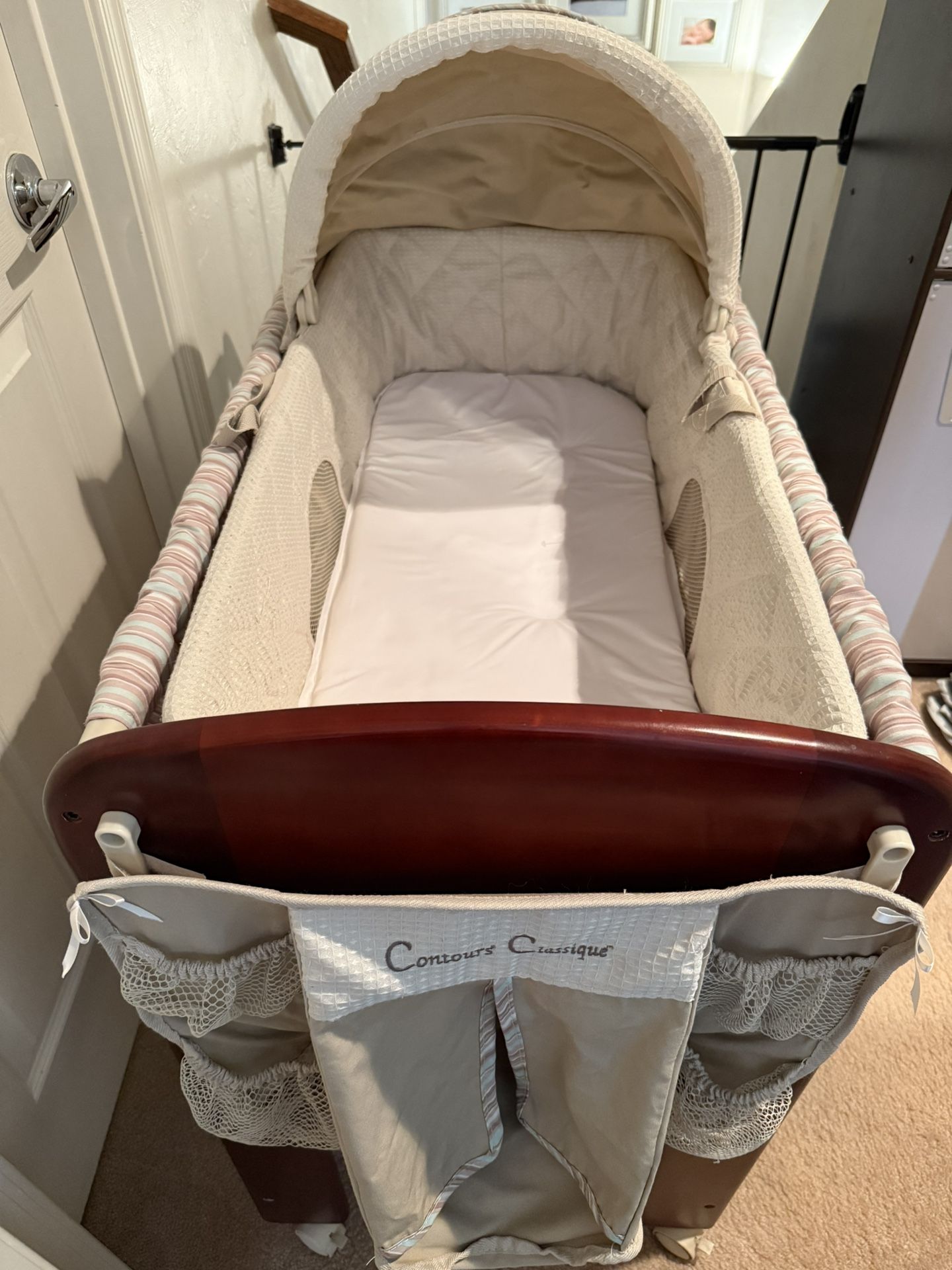 Contours Classique 3-in-1 Wood Bassinet