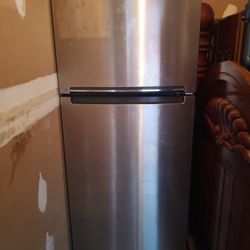 2021 Whirlpool Refrigerator 