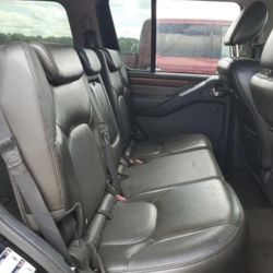 05-10 NISSAN PATHFINDER OEM BLACK LEATHER