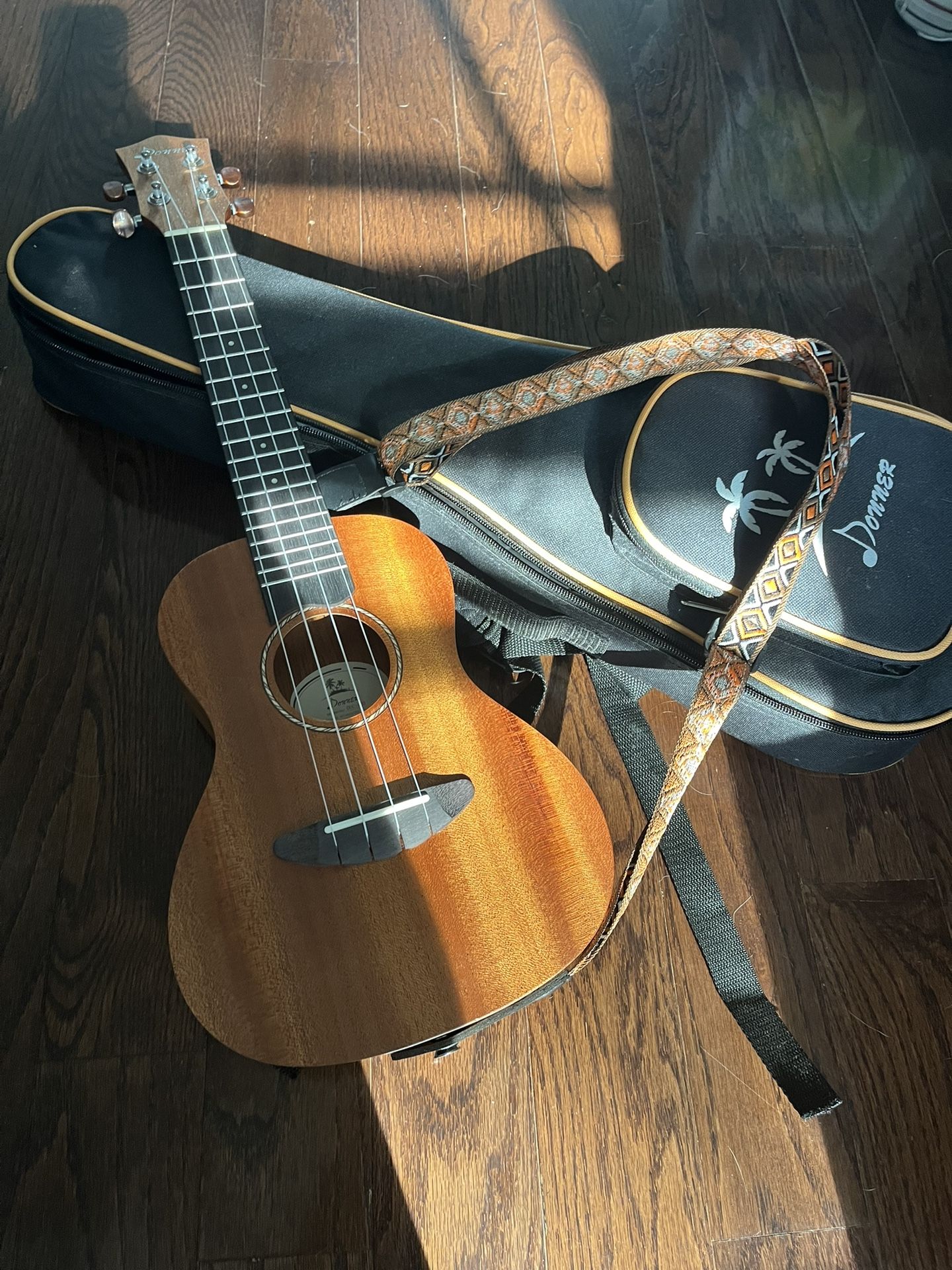 Donner Ukulele With Case