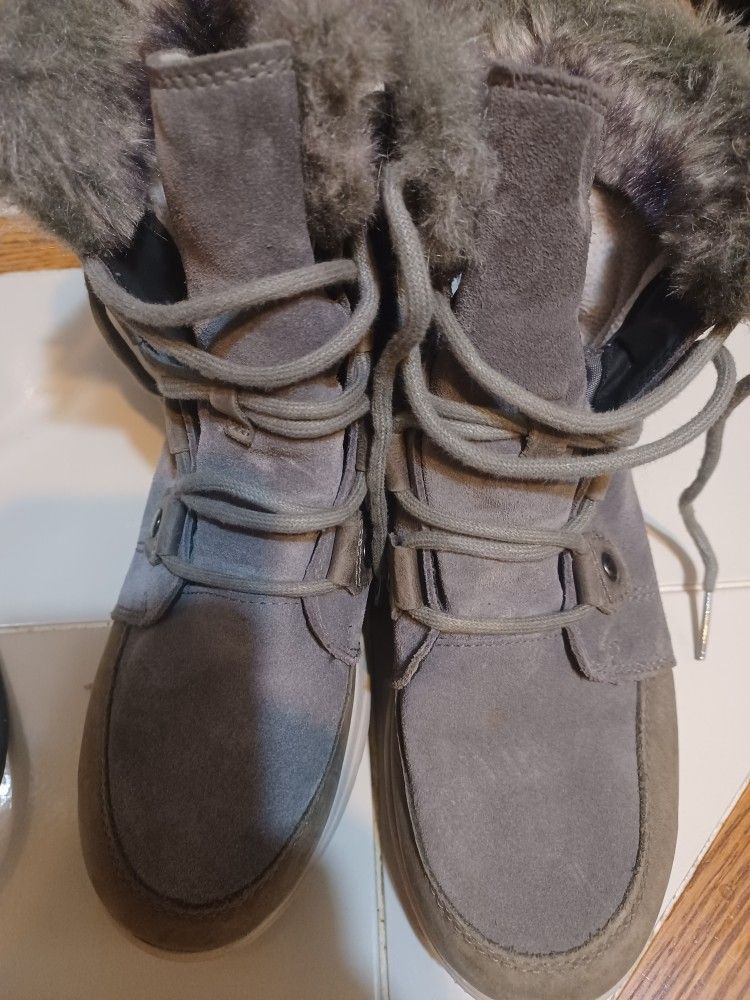 Sorel Gray Boots - size 8.5 woman