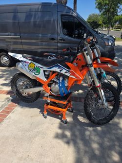 2017 KTM 450 SXF and 2011 KTM 350 SXF