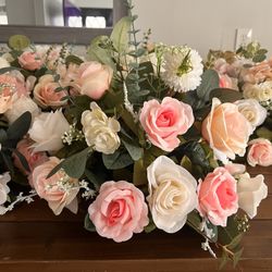 Light Pink & Champagne Gold Floral Centerpieces