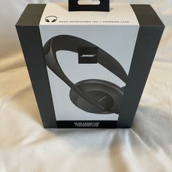 Bose Noise Cancelling Headphones 700 with Premium Charging Case