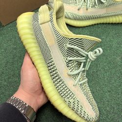 YEEZY 350 YEEZREEL SIZE 10.5