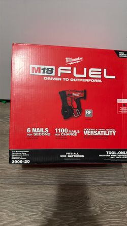 Milwaukee m18 coil Roofing nailer