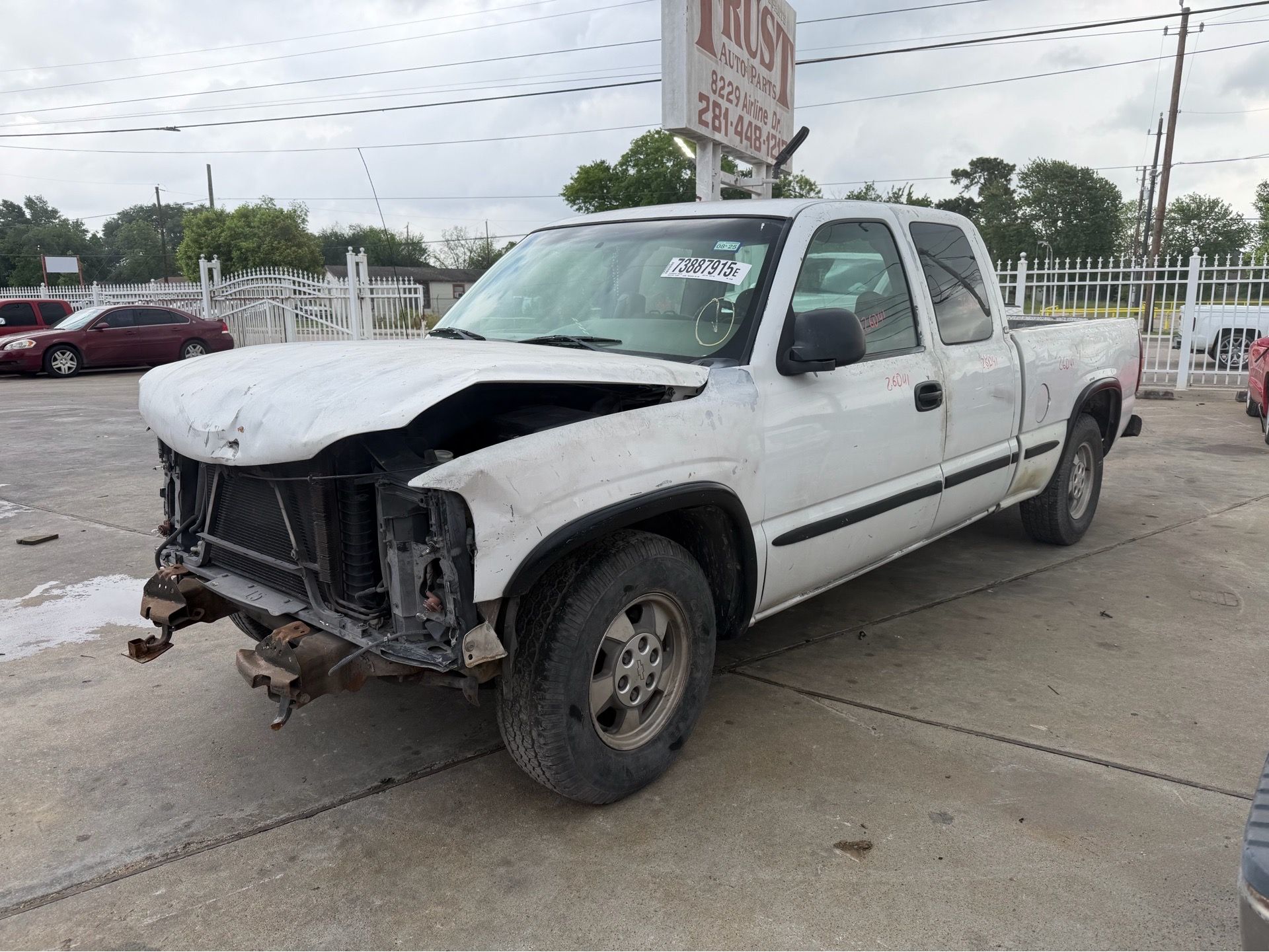 2001 GMC SIERRA IN FOR PARTS