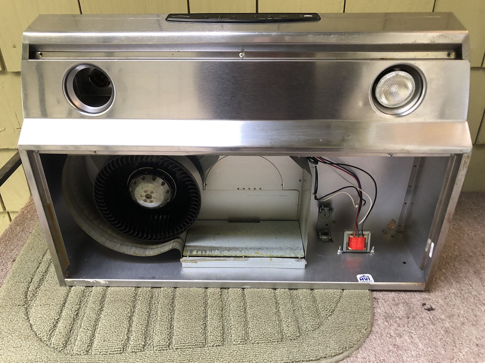 Stainless Broan “Allure” 30” Range Hood / fan / light for Sale in Renton, WA OfferUp