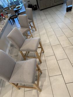Bar Stools/ Counter