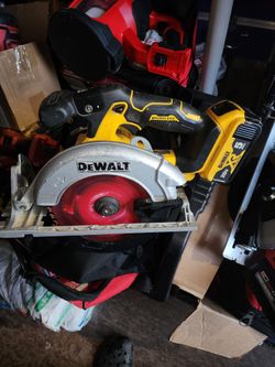 Firm Price 🛑 Dewalt 20v Circular Saw 6"1/2 with 5.0 battery only. Used Good. Precio Firme 🛑