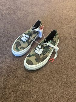 Kids Camo Vans Sneakers Size 12.5