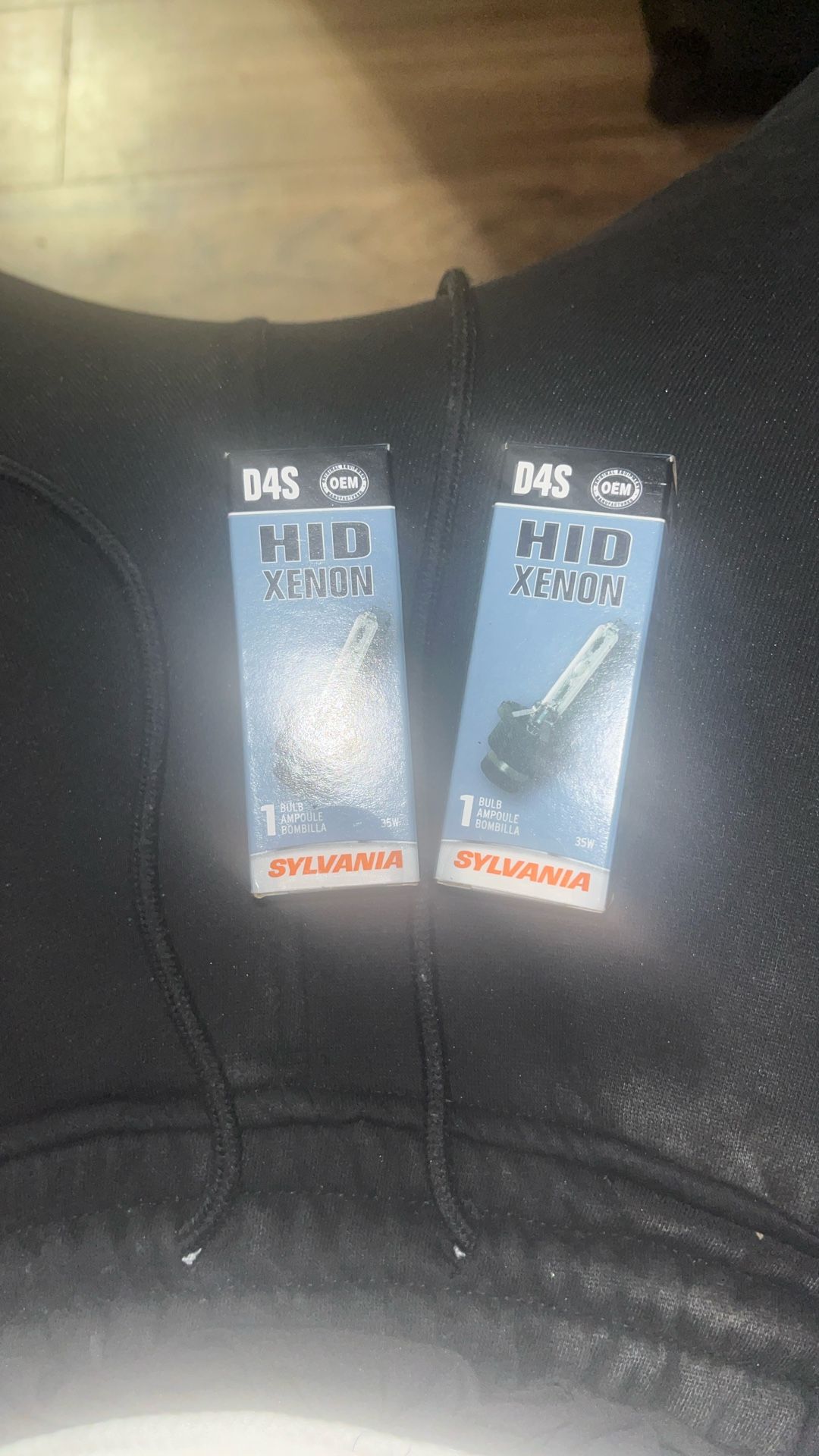 2 HID HEADLIGHTS BRAND NEW