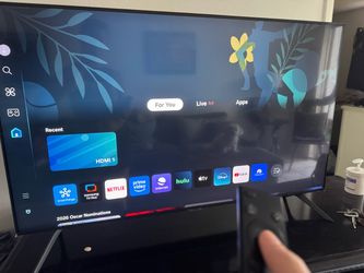 Samsung Smart TV 50” with Remote