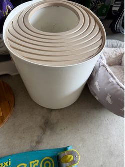 Cat litter box