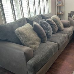 Loveseat Set [Super Comfy!
