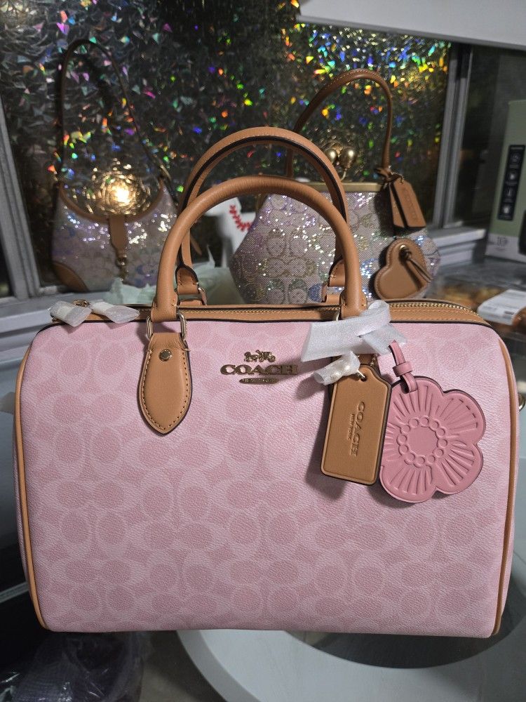 Coach Pink Powder 💗