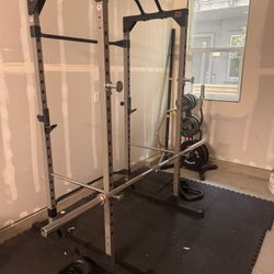 Complete home gym setup in excellent condition. 