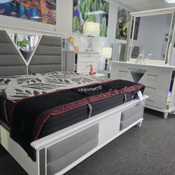 FURNITURE SALE SPRING SEASON (Elegant 5-Piece Bedroom Set) 40% OFF w/ FREE NIGHTSTAND