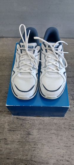 Skechers Track-EZRAL
Sneakers Shoes
Slip-ins
Air-Cooled
Memory Foam 
Lite-Weight
Color: White/Navy
Mens Size: 10
EUR: 43
233039/WNV