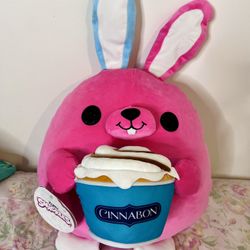 ZURU Snackles Cinnabon Bunny Britney Super Sized 14 inch Collectible Plush