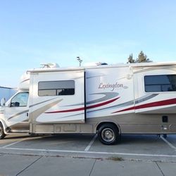 2006 Lexington GTS Class b Power Stroke Diesel