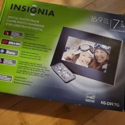 Insignia Digital Picture Frame