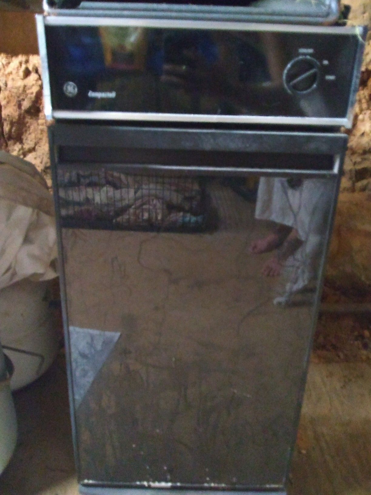 Ge compactor. Black