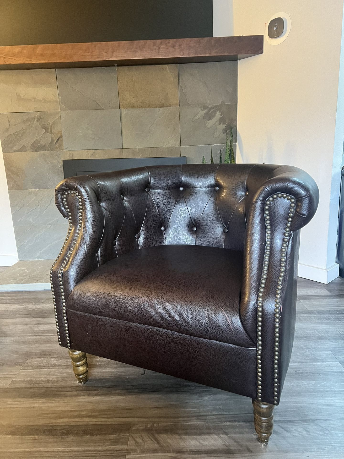 Thomasville brown leather Studded Accent Leather Chair