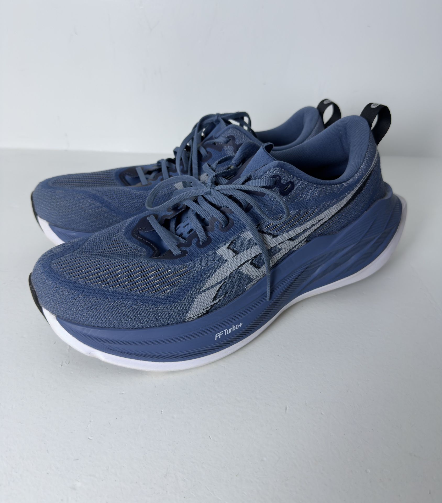 ASICS superblast 2