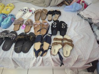 Sandalias Y Chancletas De Mujer C/U $12        Todas Están Sin Usar Nuevas  