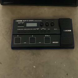 Boss GT - 1 Effects Processer