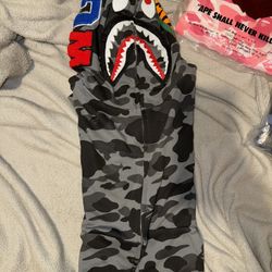 Zip-Up Bapesta Hoodie