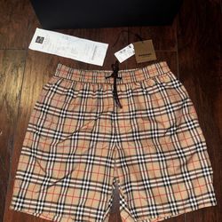 Burberry Shorts size Small 