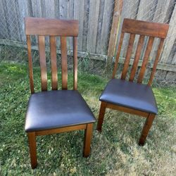 2 Wooden Dinning Chairs