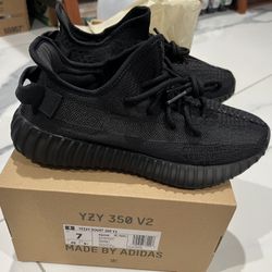 Yeezy 350 Onyx