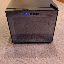 Wine Enthusiast Silent 12- Bottle Touchscreen  Wine Refrigerator 