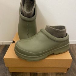 Ugg Boots Green Brand New $38