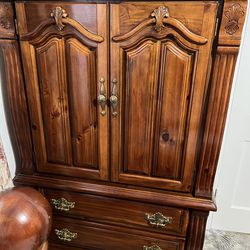 Vaughun  queen bedroom suit