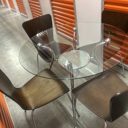 Kitchen Tables/ Dining Room Tables 