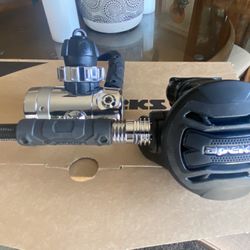 Brand New Apeks XTX50 Scuba Regulator 