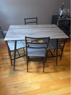 Kitchen Table and 4 Chairs