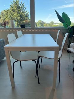 White Wood Dining Table Set w/ 4 Chairs “Pickup only”