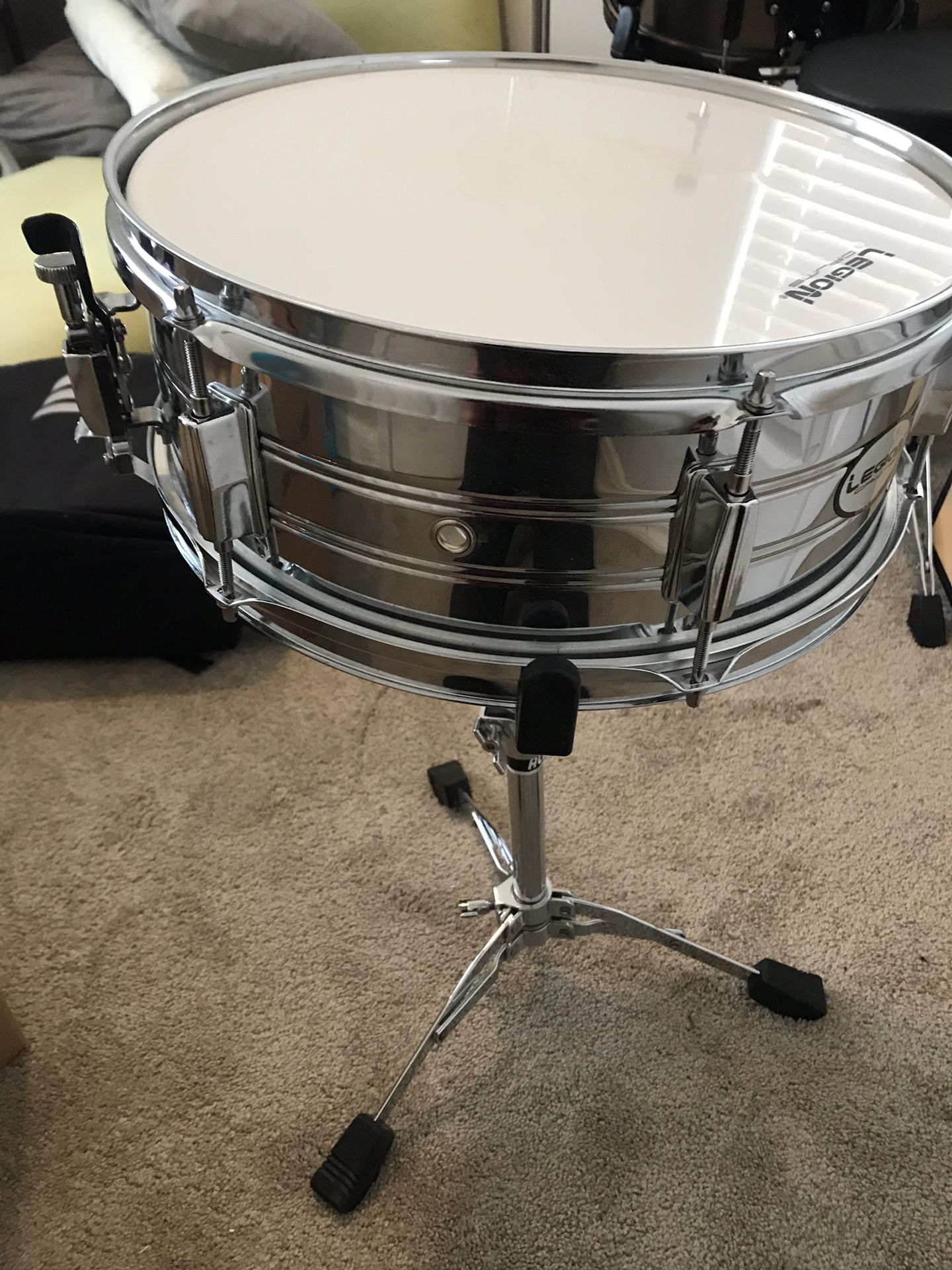 Legion snare drum with stand