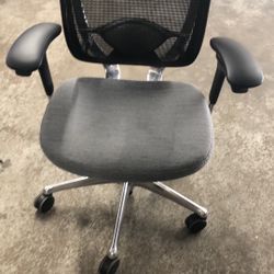 contessa Good Condition Special Office Chair
