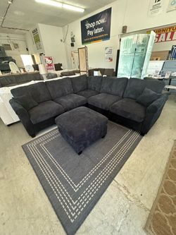 Sectional sofa color negro