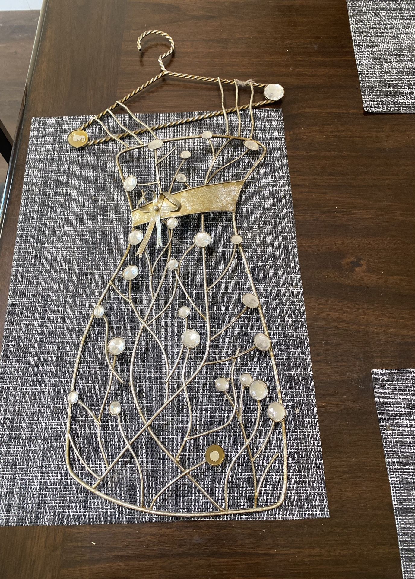 24 Inch Dress Wall Decoration