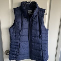 Like new Ladies Lands End Puffer Vest Size Med Tall