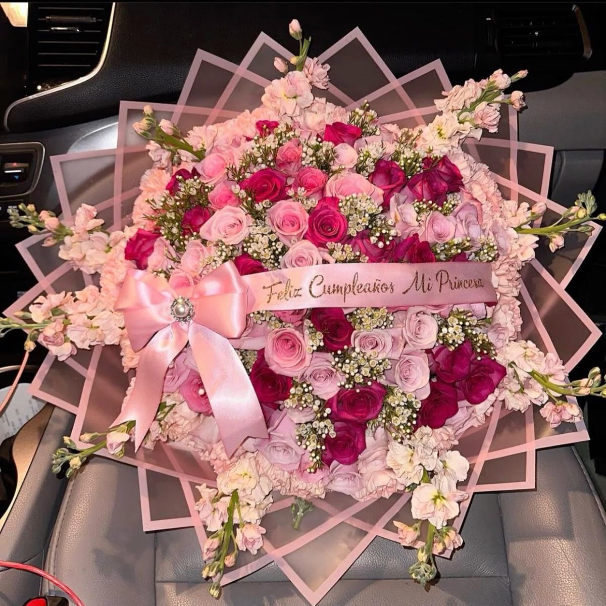 Flower Arrangements And Bouquets
