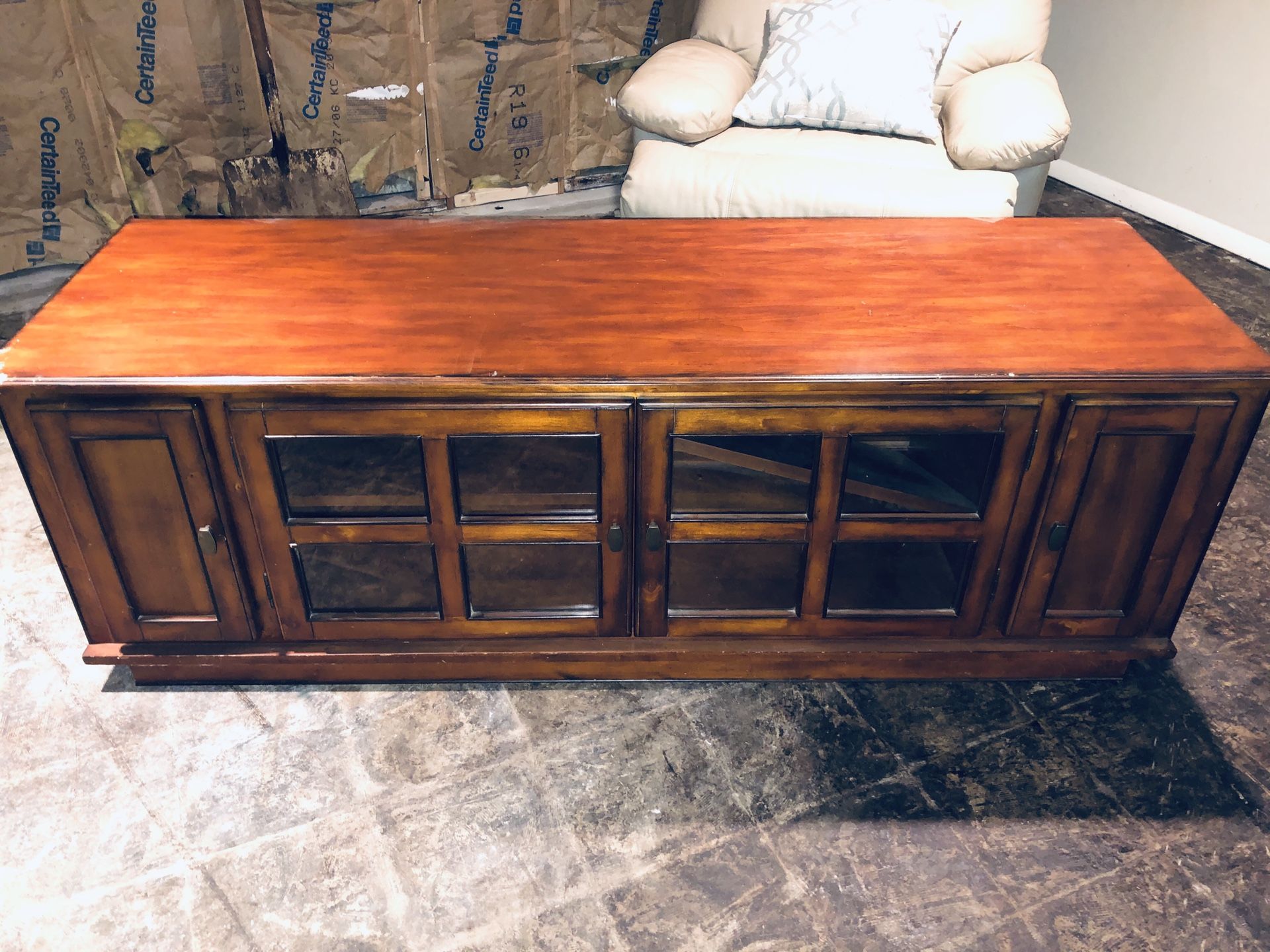 FREE Tv Stand/Entertainment Center